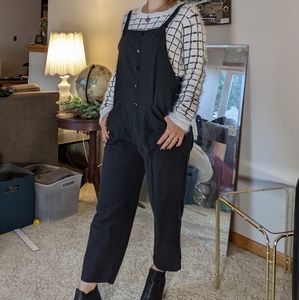 Small black and white forever21 sweater